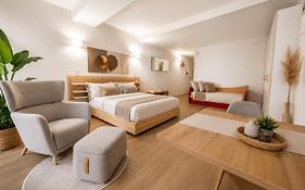 Timeless Home Deluxe Cinema Suite